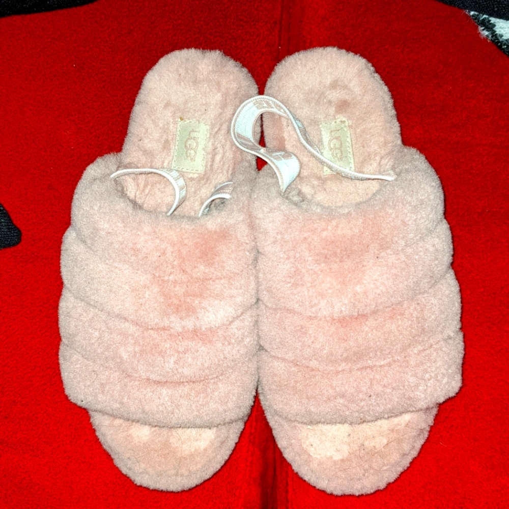 UGG Fluff Yeah Pink Slippers 8.0